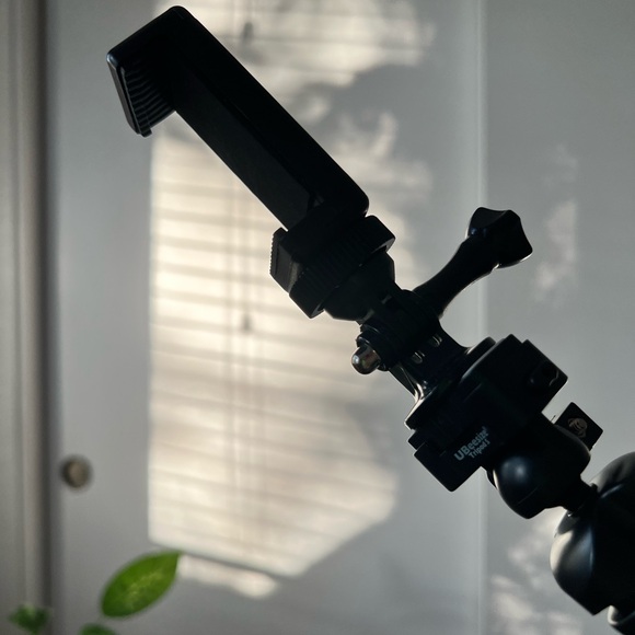 Flexible tripod with adjustable legs - Picture 4 of 4